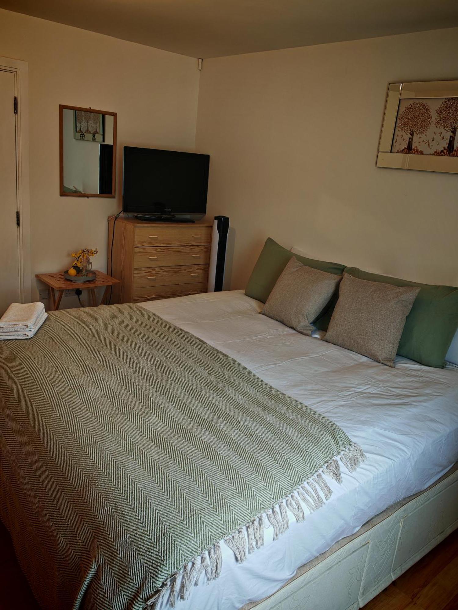 Spacious & Cosy Double And Single Bedrooms Close To Hendon & Colindale Tube Stations Exterior photo